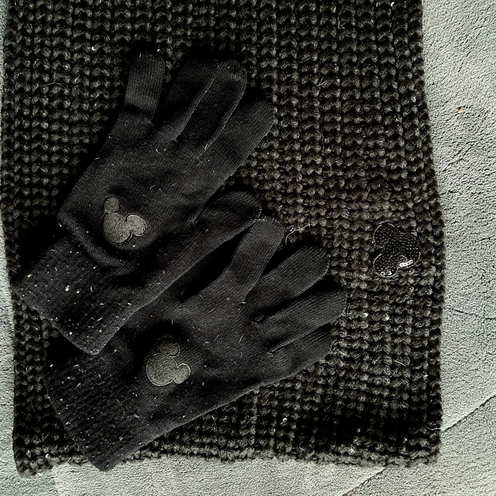 Woven Loop Scarf with Matching Gloves